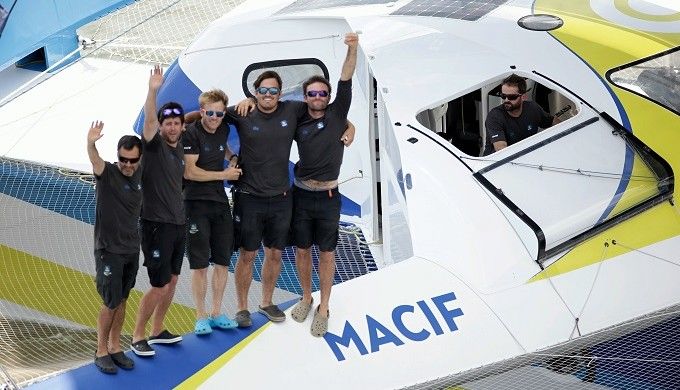 Le trimaran MACIF remporte the Bridge 2017