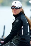 Dona Bertarelli avec le maxi trimaran de légende