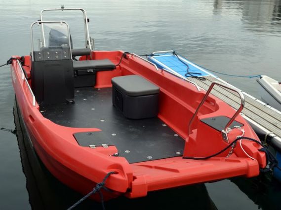 Bateau Multi à porte basculante Gamme Etelium