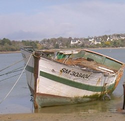 Bateau de plaisance hors d'usage